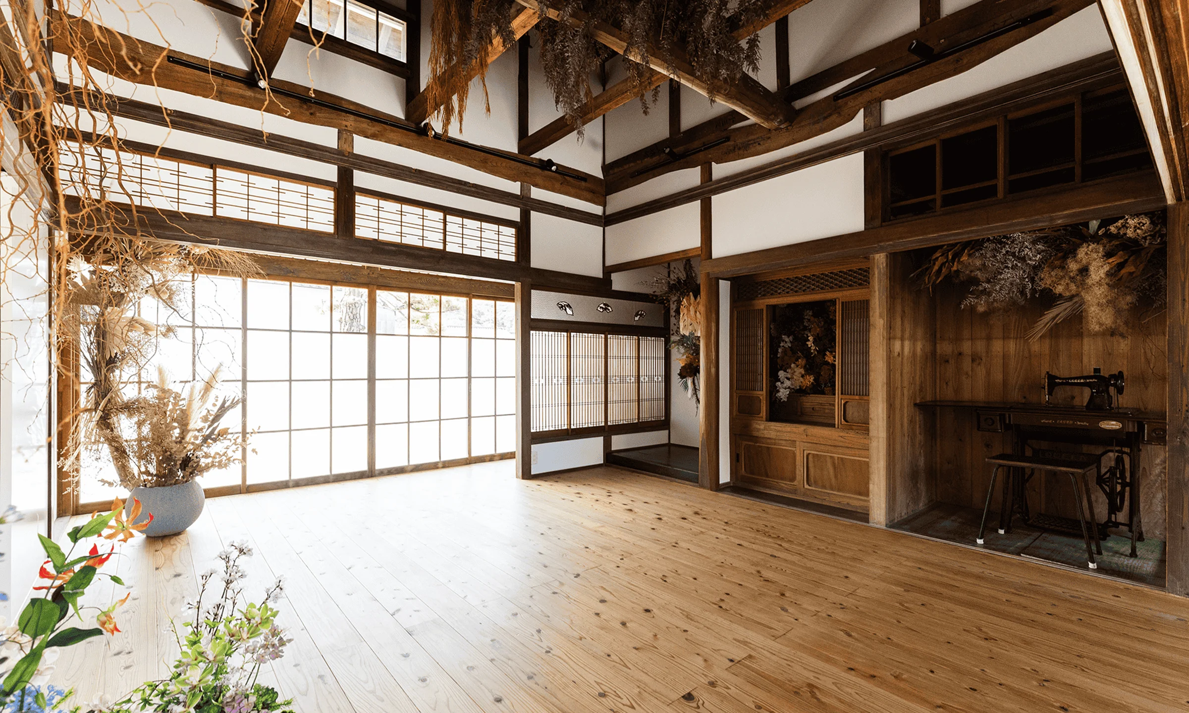 自然光が差し込む和室のStudio A｜花の古民家の撮影スタジオ