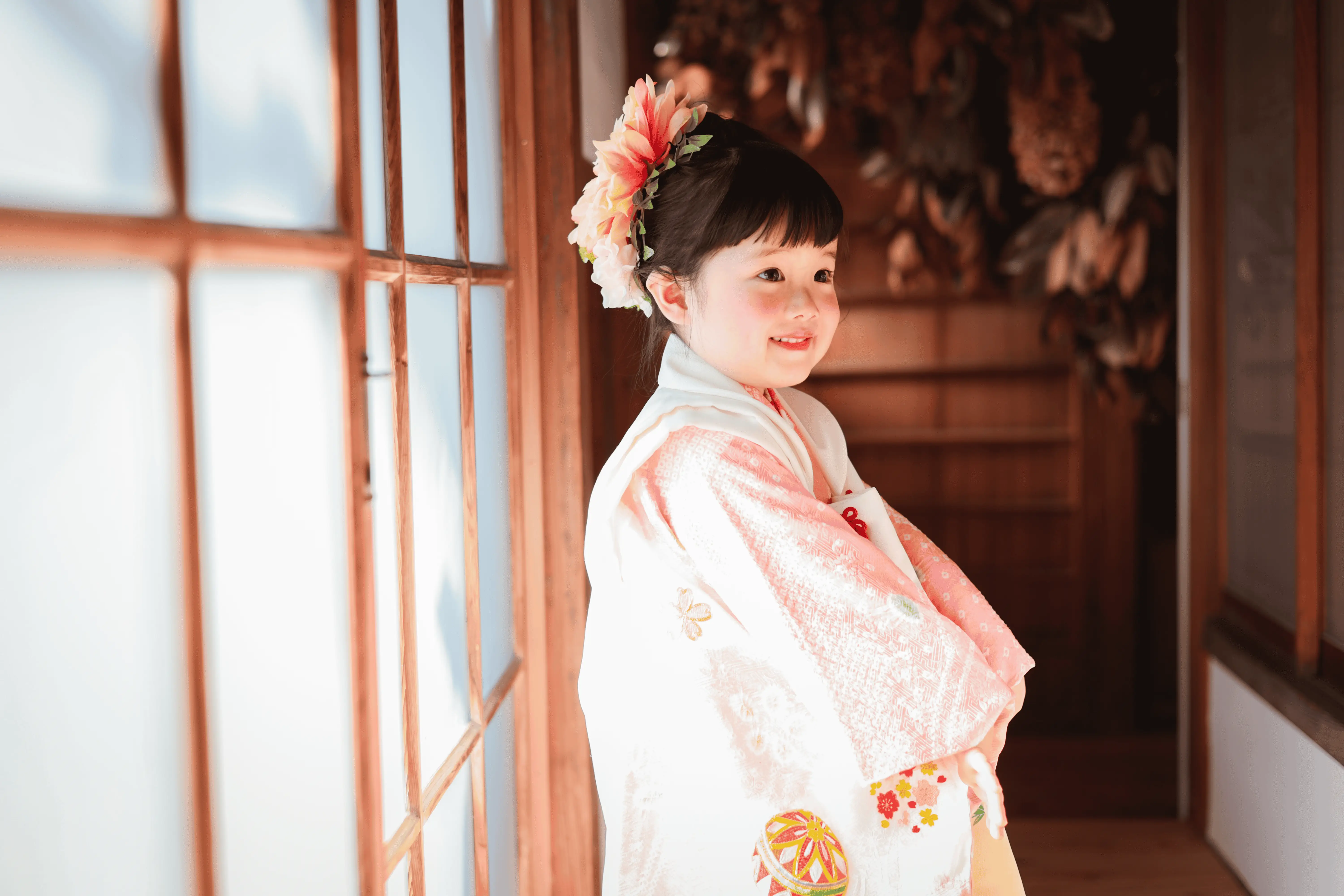 赤い被布姿の3歳女の子|七五三衣装お持ち込みプラン